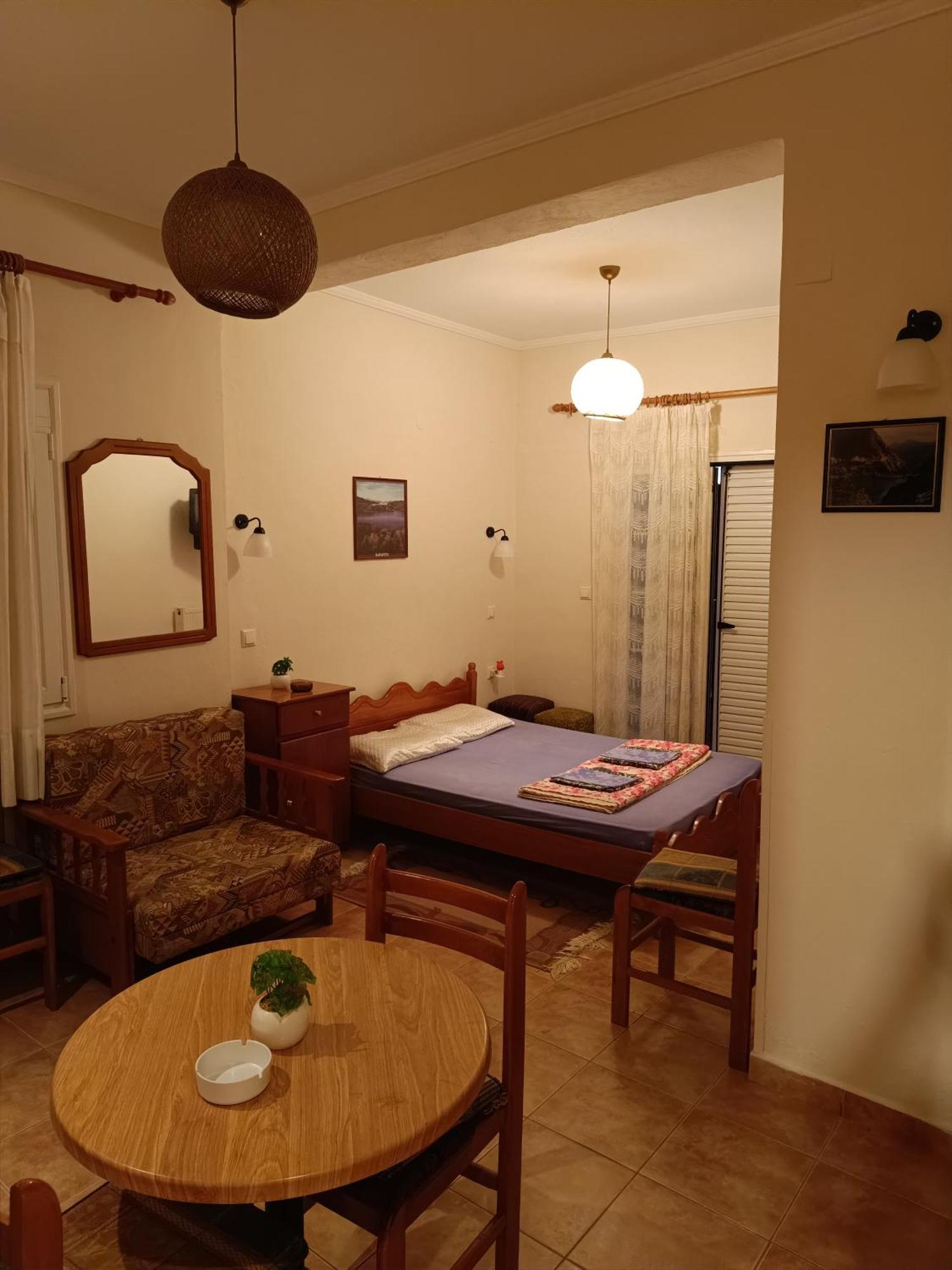 ホテル Πανδοχείο Λίμνης Πλαστήρα Kastanéa エクステリア 写真